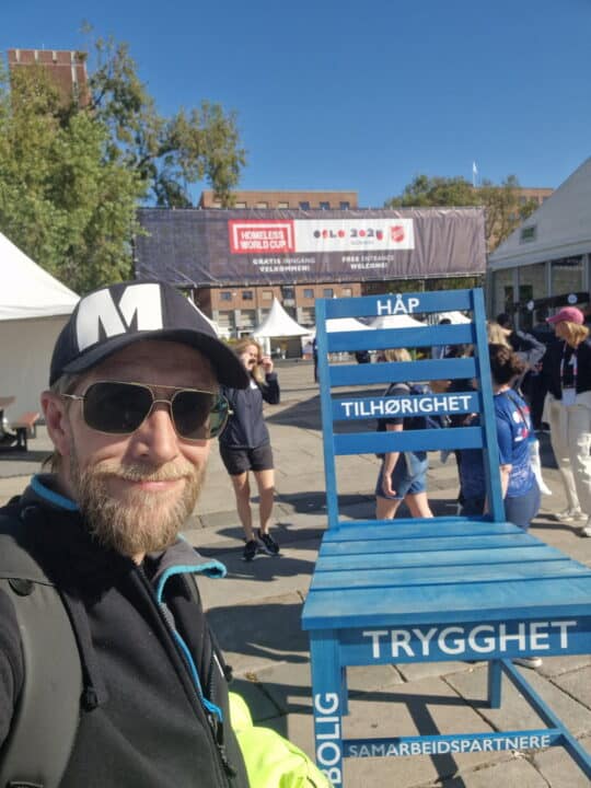 Medarbeiderne og Thomas på World Homless Cup 2025