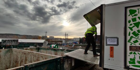 Tømming av avfall på Franzefoss Medarbeiderne Tømming av avfall på Franzefoss Medarbeiderne